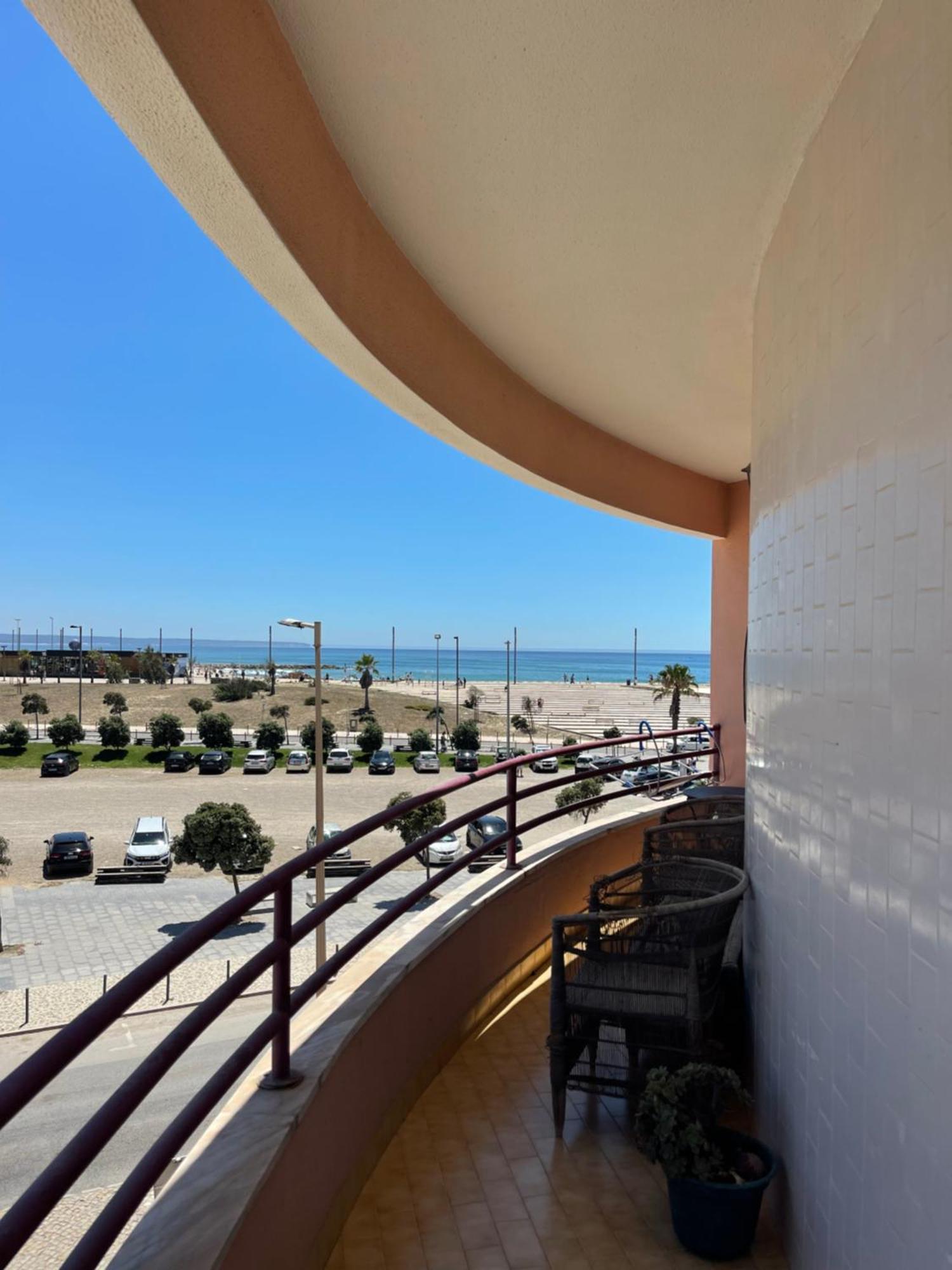 Apartamento Vista Praia E Mar- Costa Da Caparica Lejlighed Eksteriør billede